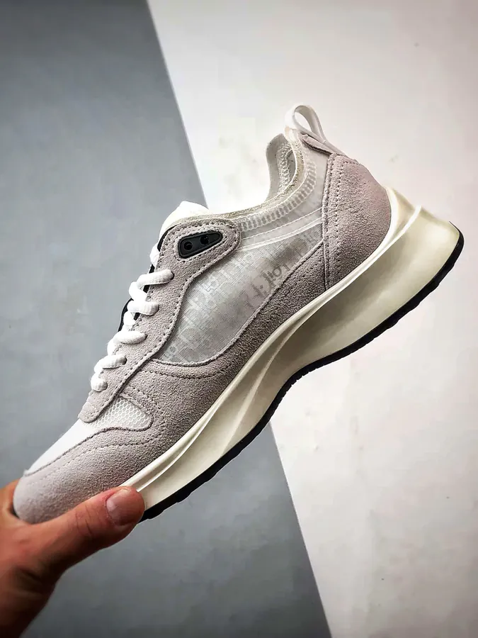 Dior B25 Oblique Runner Sneaker in Ivory