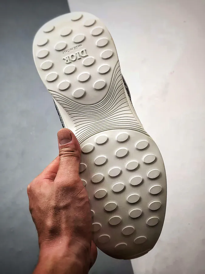 Dior B25 Oblique Runner Sneaker White and Grey