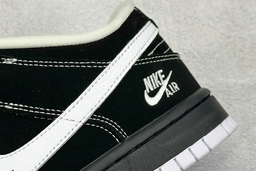 Nike SB Dunk Low OG Edition Premium Customized Low Top Sneakers