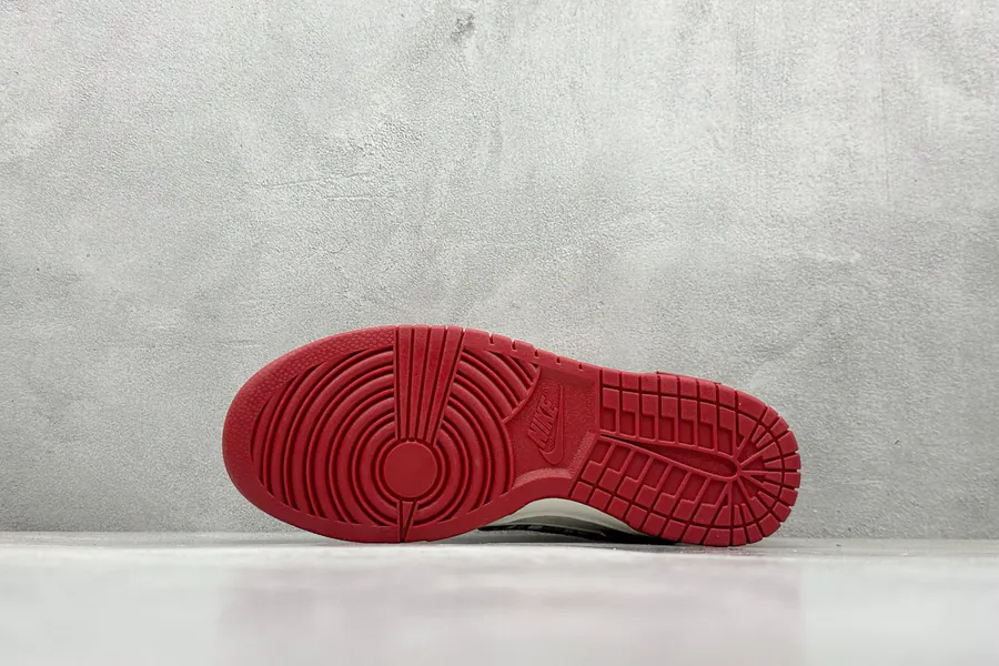 Nike SB Dunk Low LV Collaboration Premium Customized Low Top Sneakers