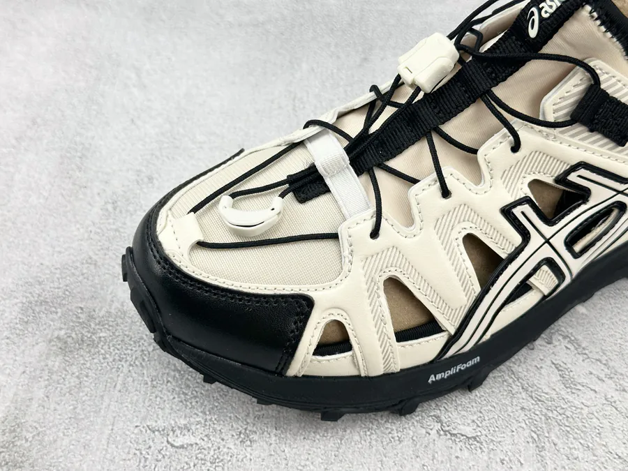 Asics Gel Sonoma SE in Beige
