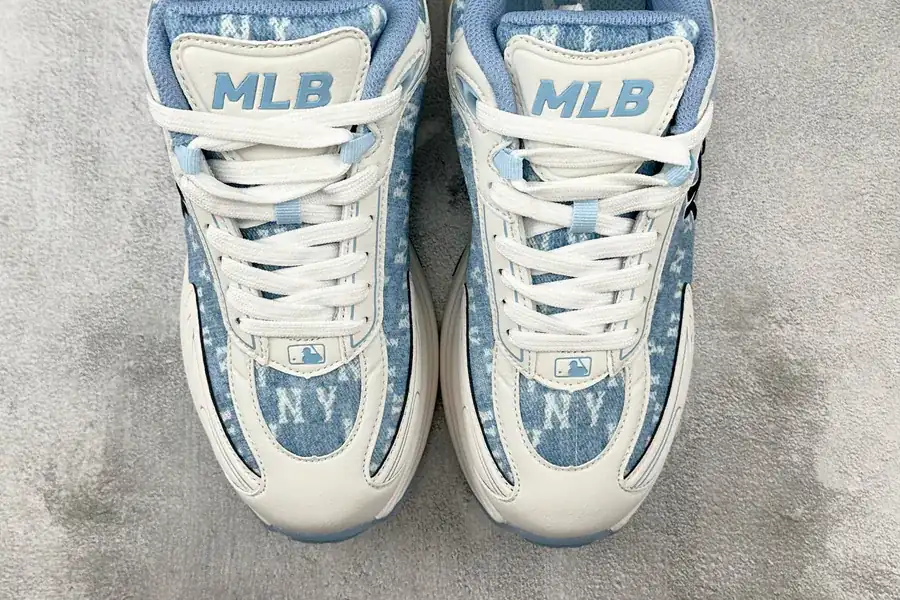 MLB New York Yankees Blue Sneaker
