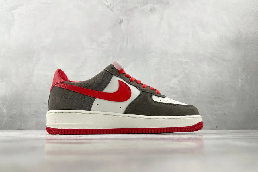 Nike Air Force 1 Lv08 07 in Brown Red
