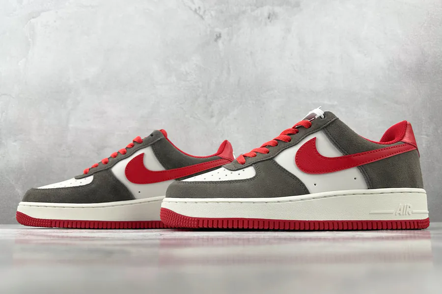 Nike Air Force 1 Lv08 07 in Brown Red