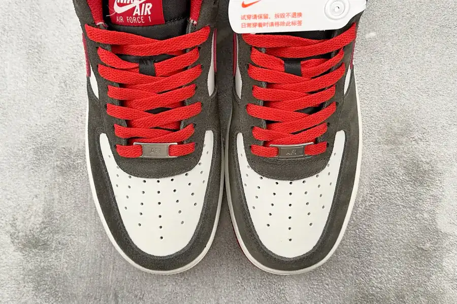 Nike Air Force 1 Lv08 07 in Brown Red