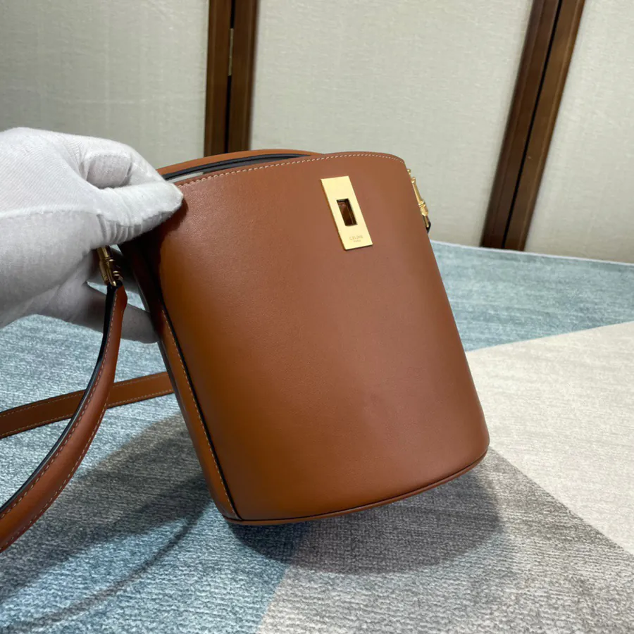 549 Teen Bucket Classic Bucket Bag in Brown