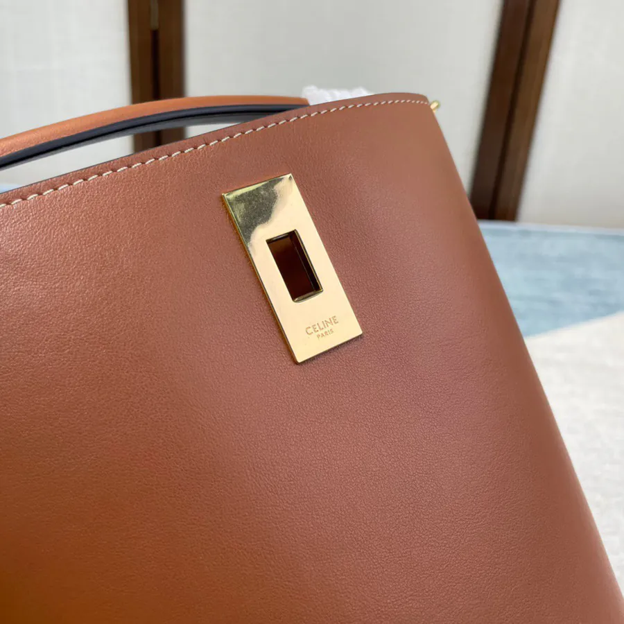 549 Teen Bucket Classic Bucket Bag in Brown