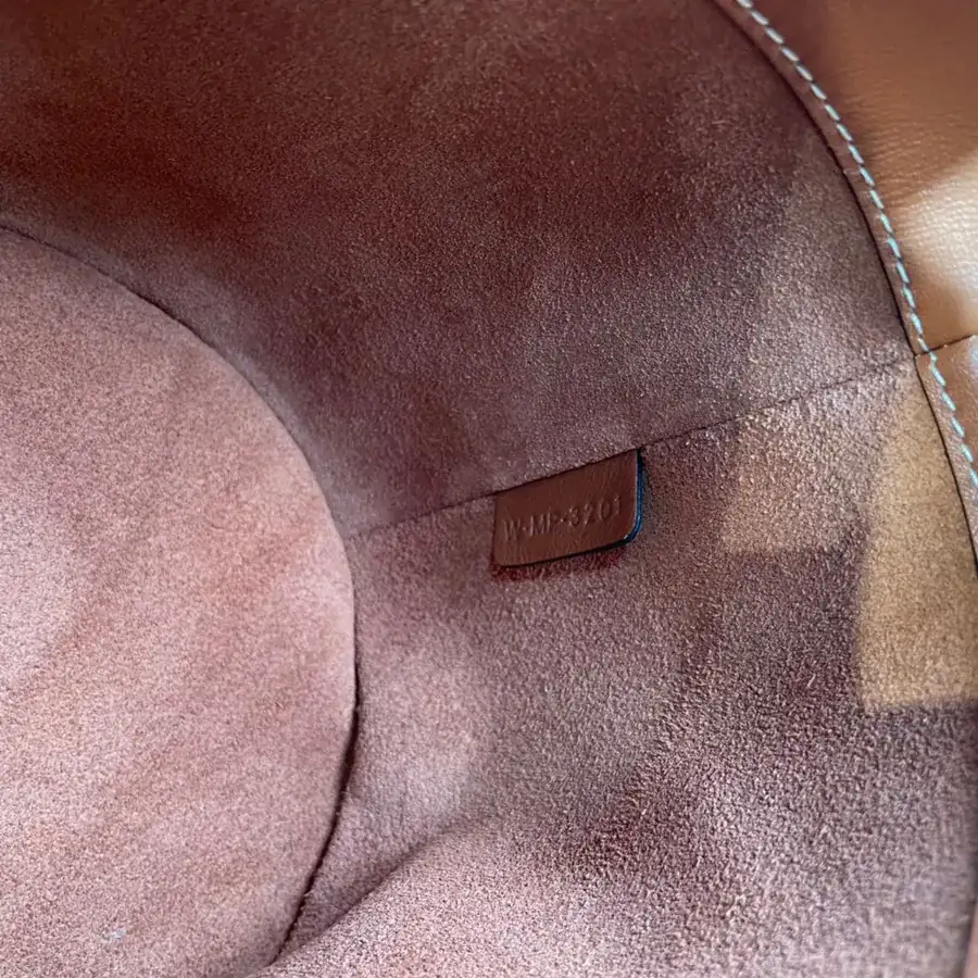 549 Teen Bucket Classic Bucket Bag in Brown