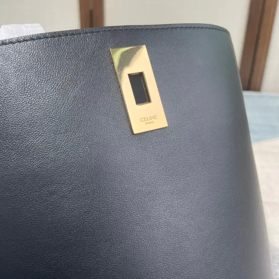 549 Teen Bucket Bucket Bag in Calfskin