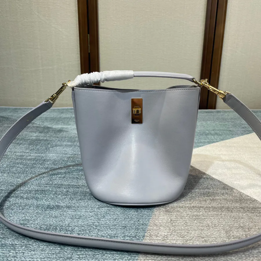 549 Teen Bucket Classic Bucket Bag for Petite Frames