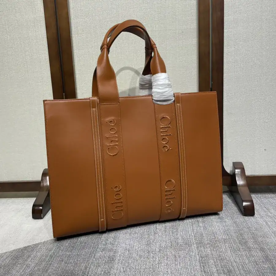 Chloe Woody Tote Bag in Full Leather