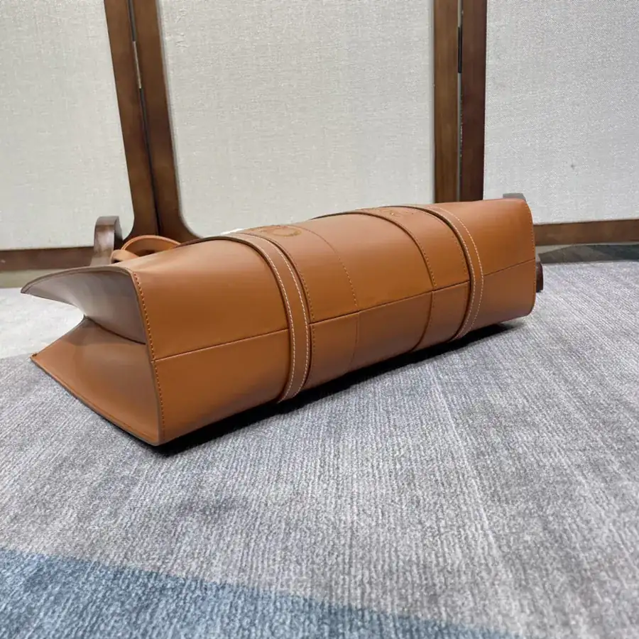 Chloe Woody Tote Bag in Full Leather