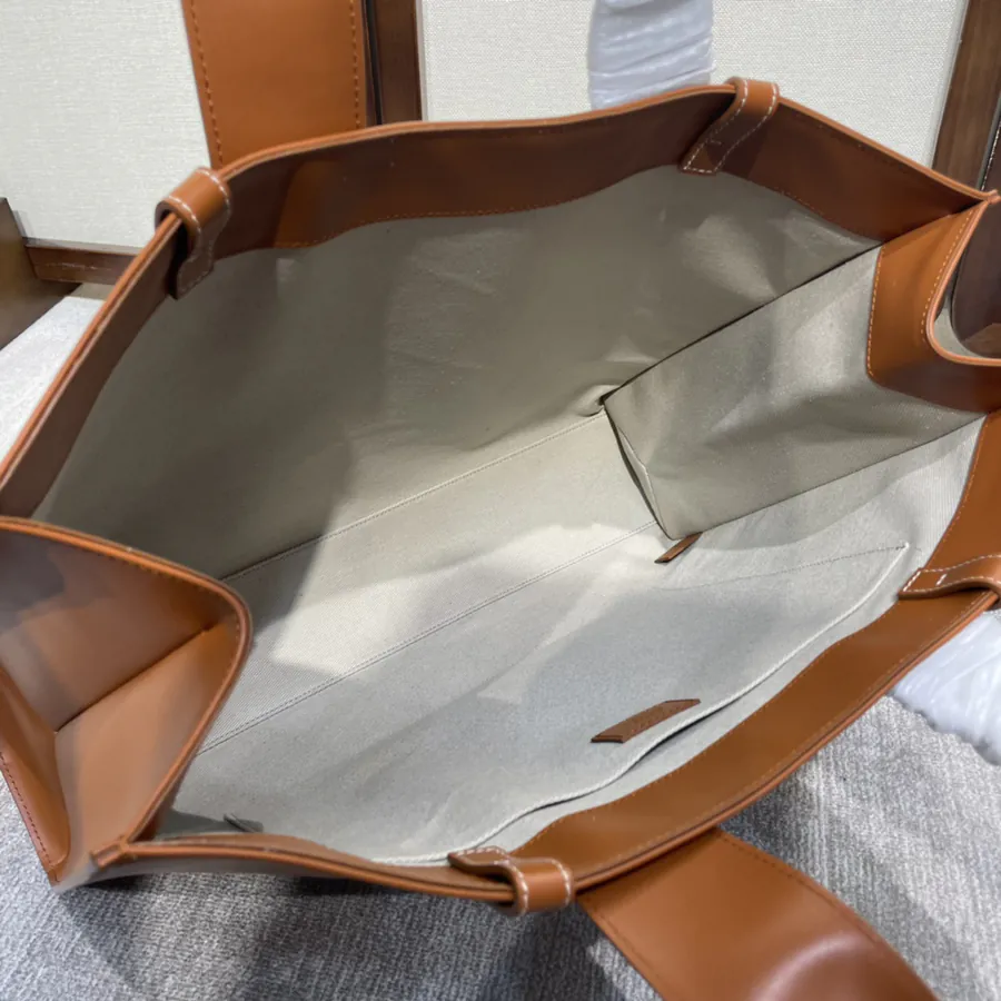 Chloe Woody Tote Bag in Full Leather