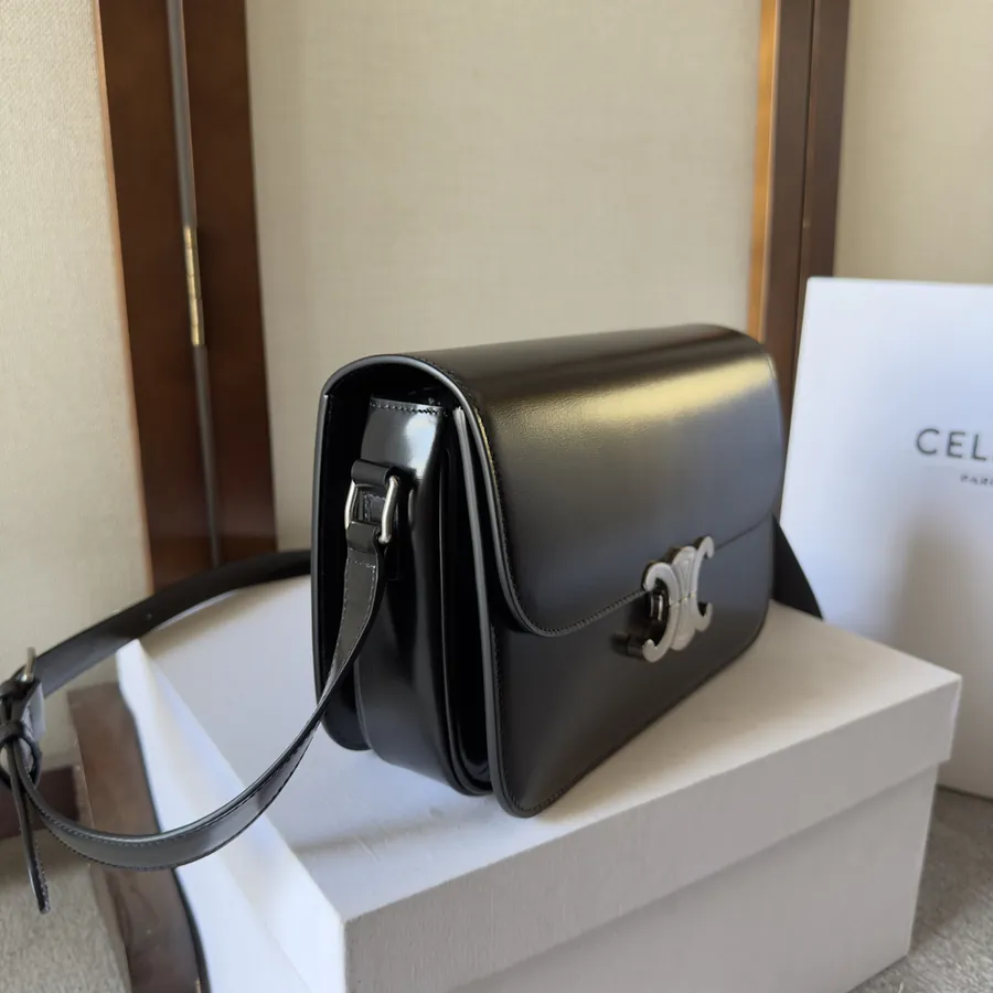 Triomphe New Classic Bucket Bag
