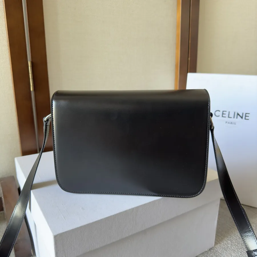 Triomphe New Classic Bucket Bag