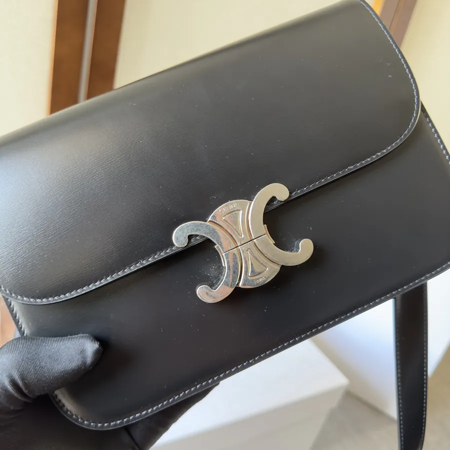 Triomphe New Classic Bucket Bag