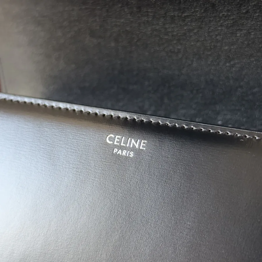 Triomphe New Classic Bucket Bag