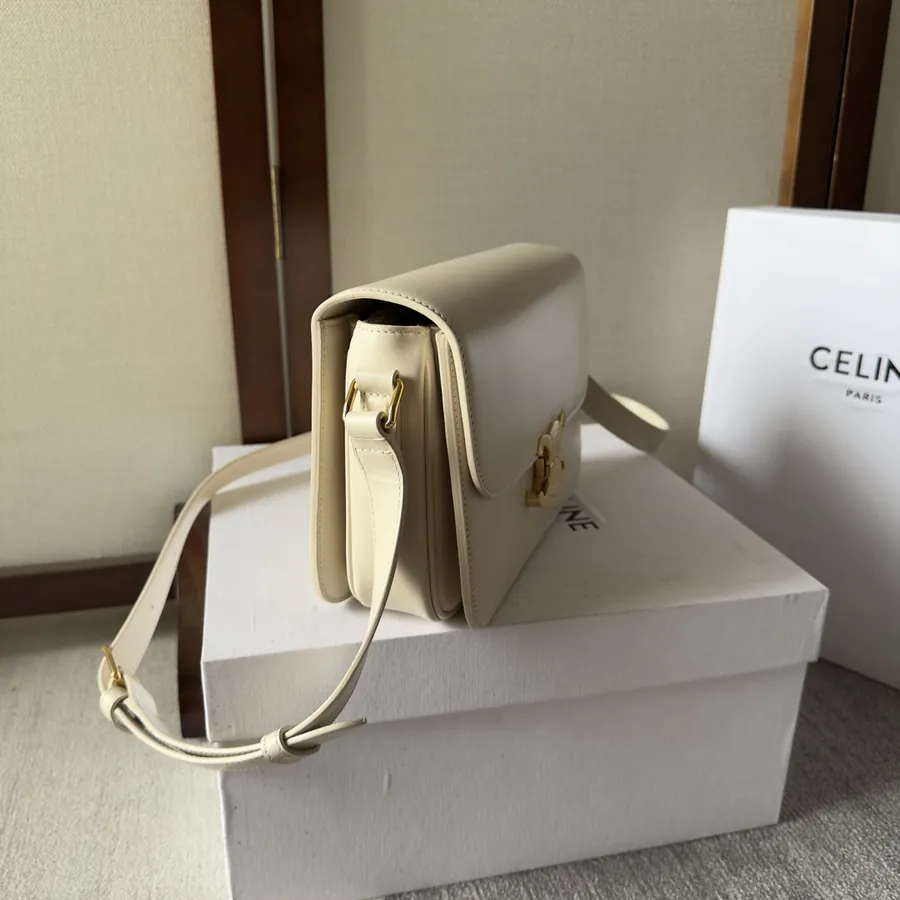 Triomphe Classic Reimagined with Parisian Elements