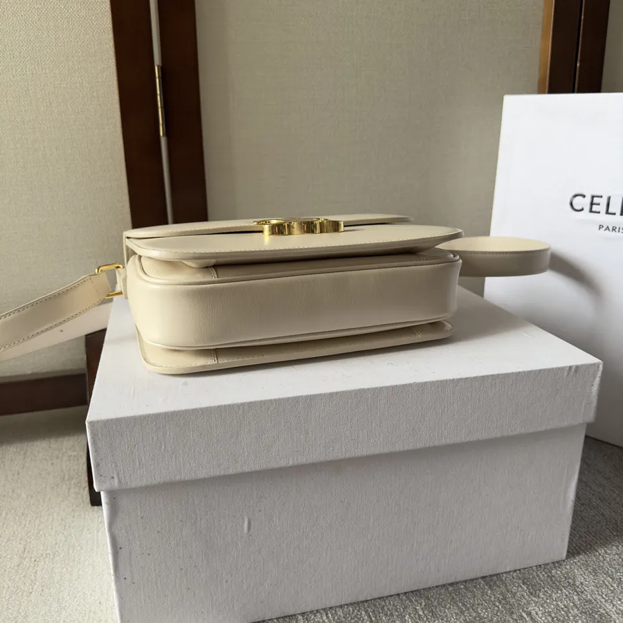 Triomphe Classic Reimagined with Parisian Elements