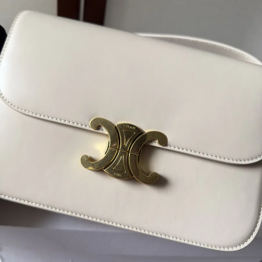Triomphe Classic Reimagined with Parisian Elements
