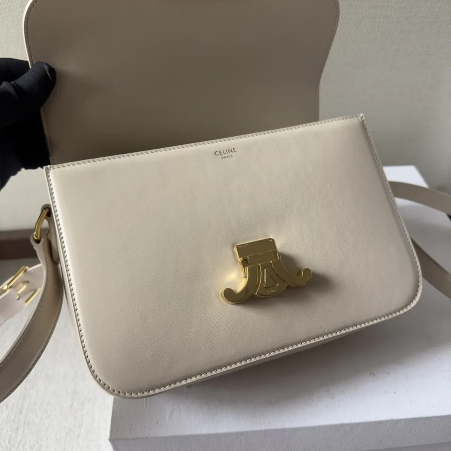 Triomphe Classic Reimagined with Parisian Elements
