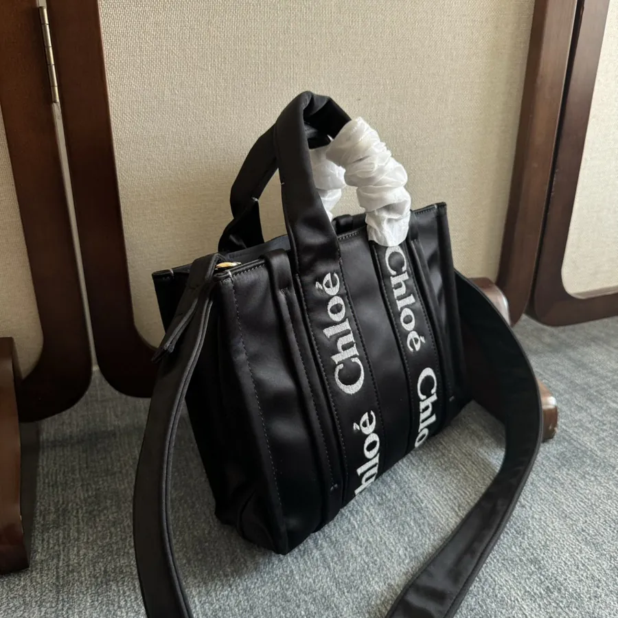 Chloé Woody Tote Bag Medium