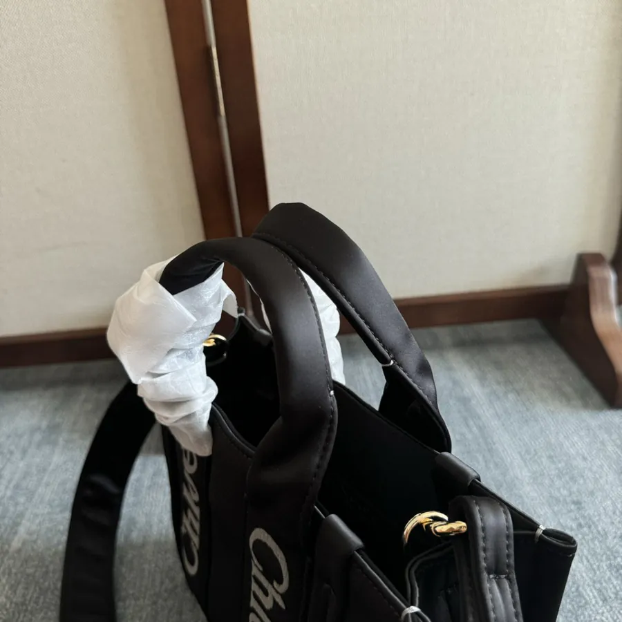 Chloé Woody Tote Bag Medium