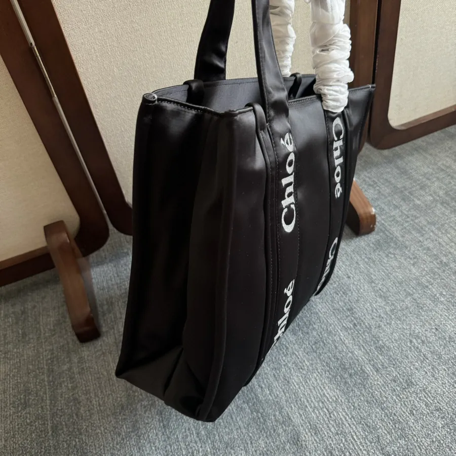 Chloé Woody Tote Bag Medium