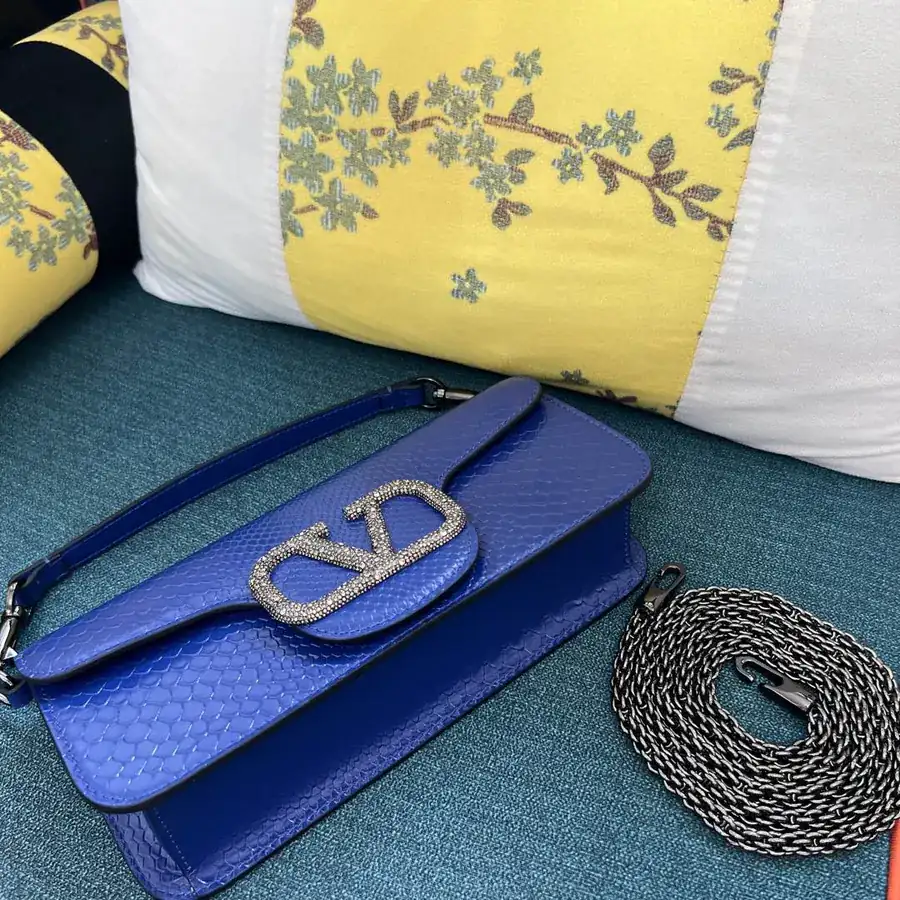 V Garavani 7030L Mini Loc Handbag
