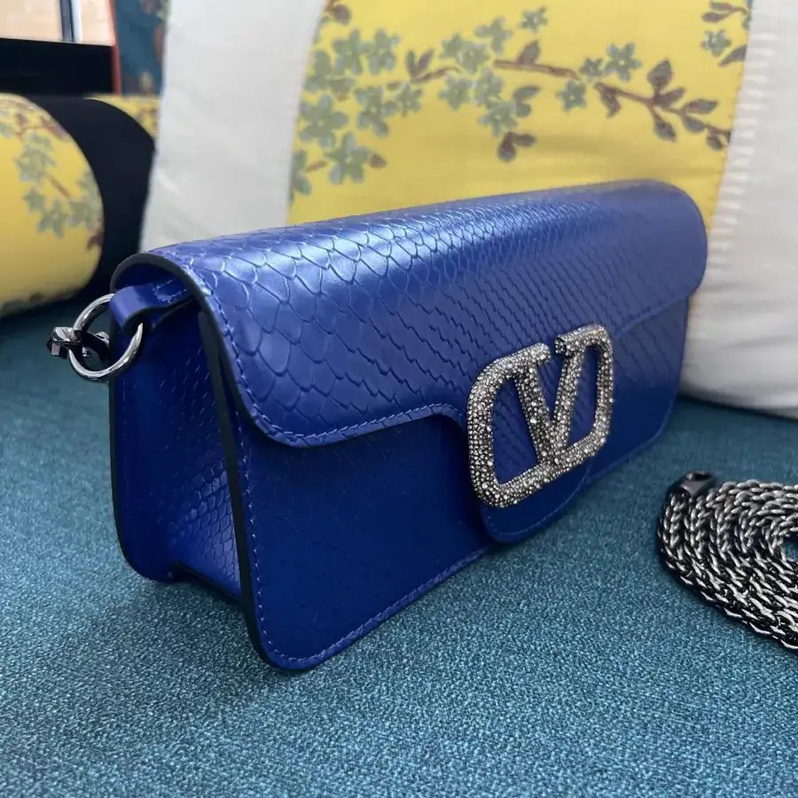V Garavani 7030L Mini Loc Handbag