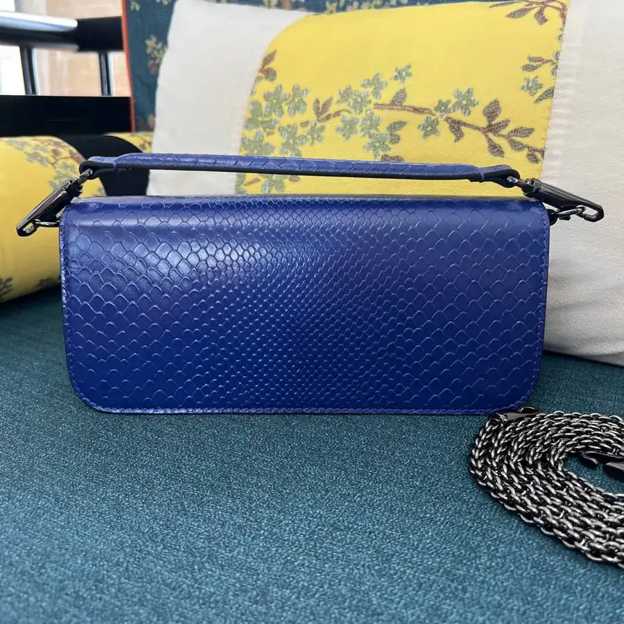 V Garavani 7030L Mini Loc Handbag
