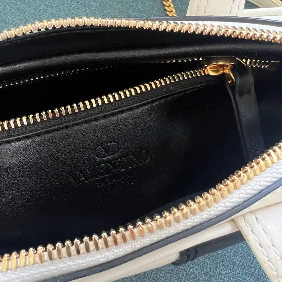 GARAVANI VIVA SUPERSTAR Leather Handbag with V Logo Signature Design