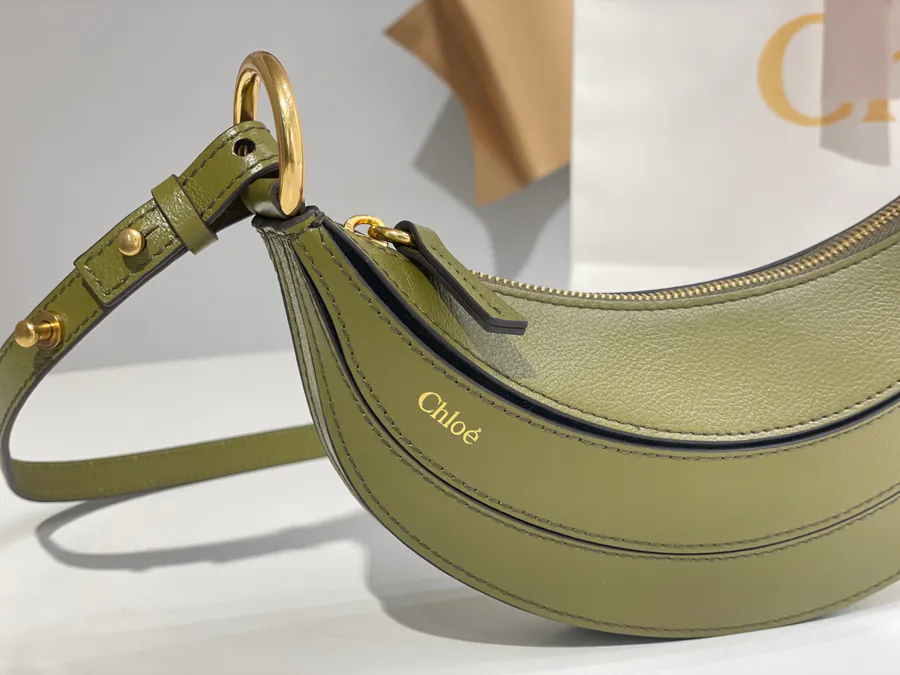 Chole W865 Banana Shoulder Bag