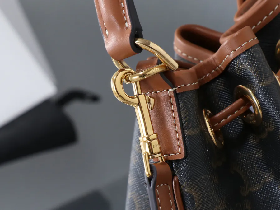 TRIOMPHE Leather Tote with Handles and Straps