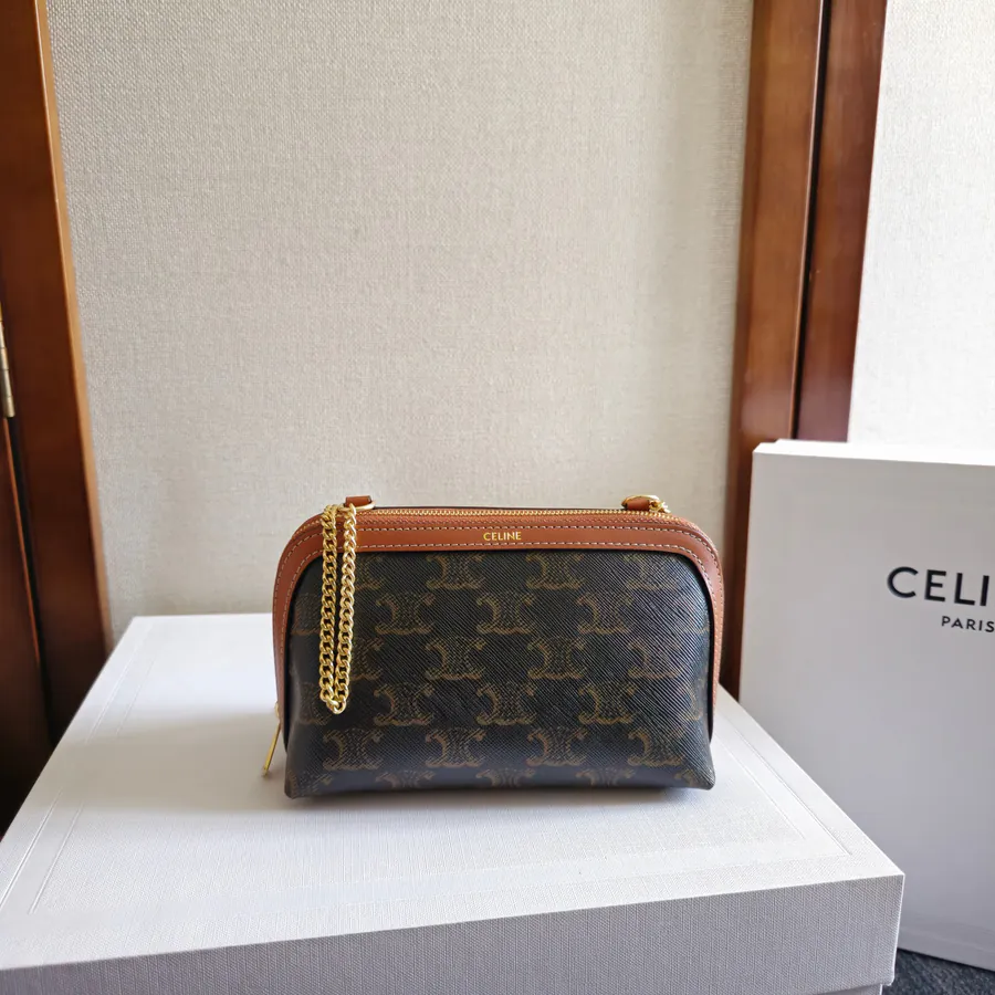 TrioMPHE New Season Chain Closure Leather Crossbody Bag