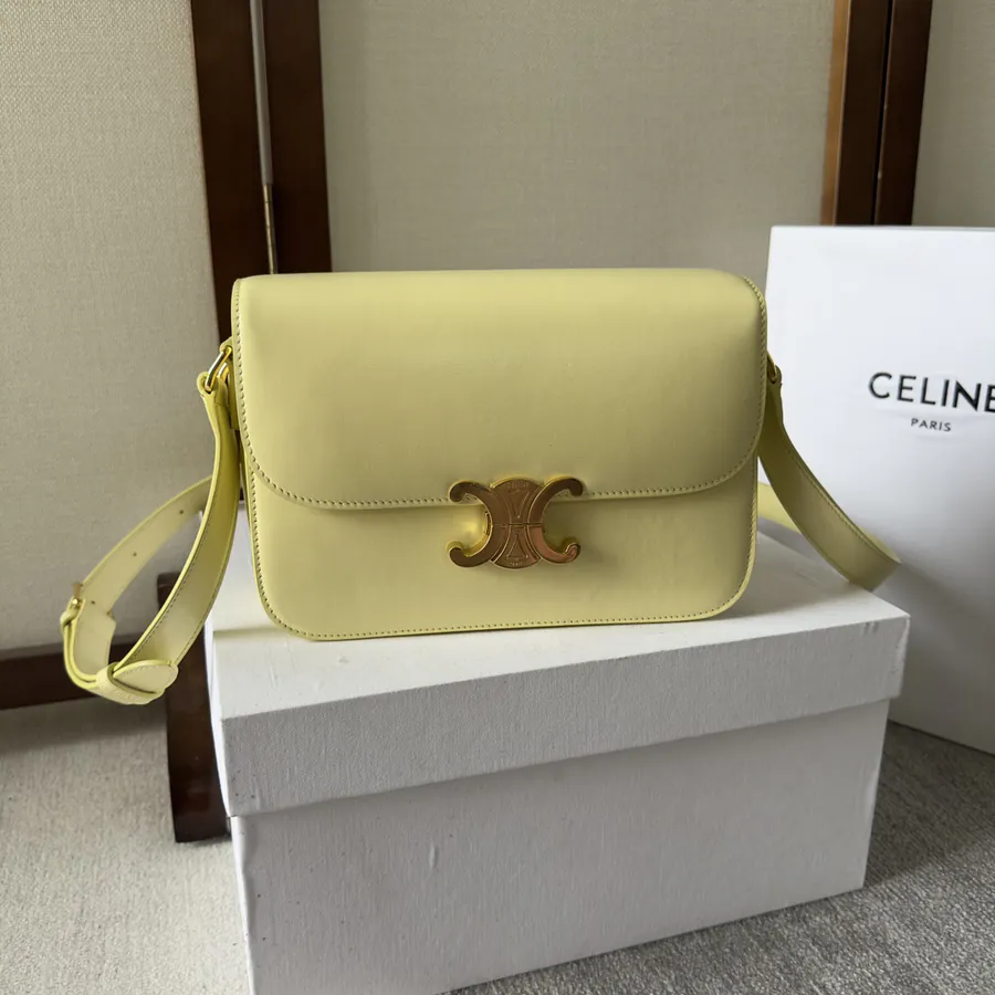 Triomphe New Classic Bucket Bag