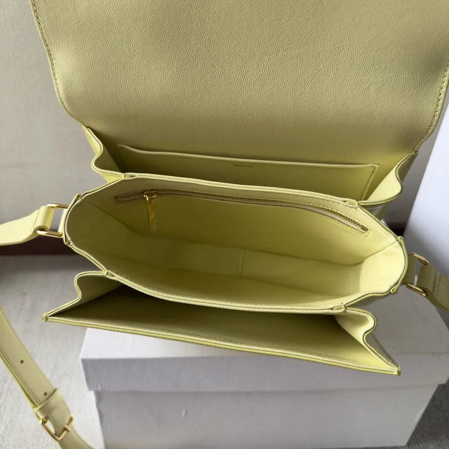 Triomphe New Classic Bucket Bag