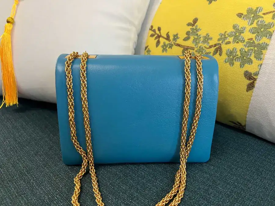 Garavani ONE STUD Chain Handbag with Large Studs, Shoulder & Crossbody