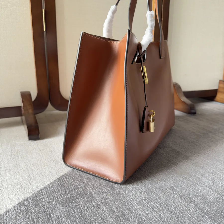 2023 New Arrival Cabas 16 Series Tote Large Capacity and Simple Design