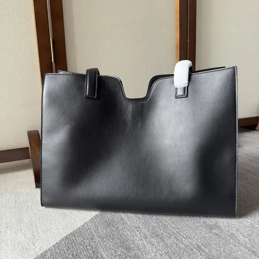 2023 New Cabas 16 Series Tote Large Tote Bag with Simple Opening Design