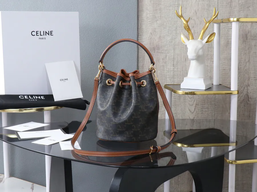 TRIOMPHE Leather Crossbody Bag with Gold Hardware