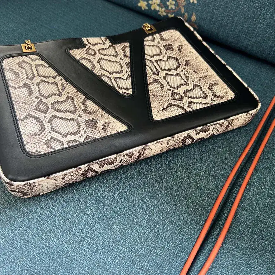 GARAVANI VIVA SUPERSTAR Bucket Bag