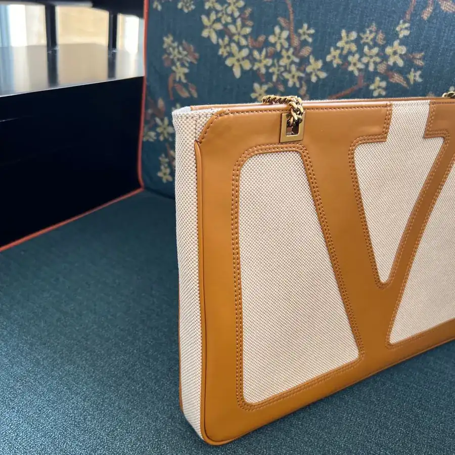 GARAVANI VIVA SUPERSTAR Midsize Handbag
