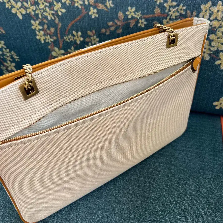 GARAVANI VIVA SUPERSTAR Midsize Handbag
