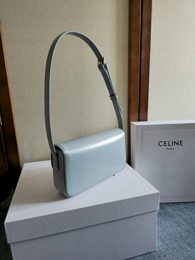 C家 Triomphe 凯旋门腋下包