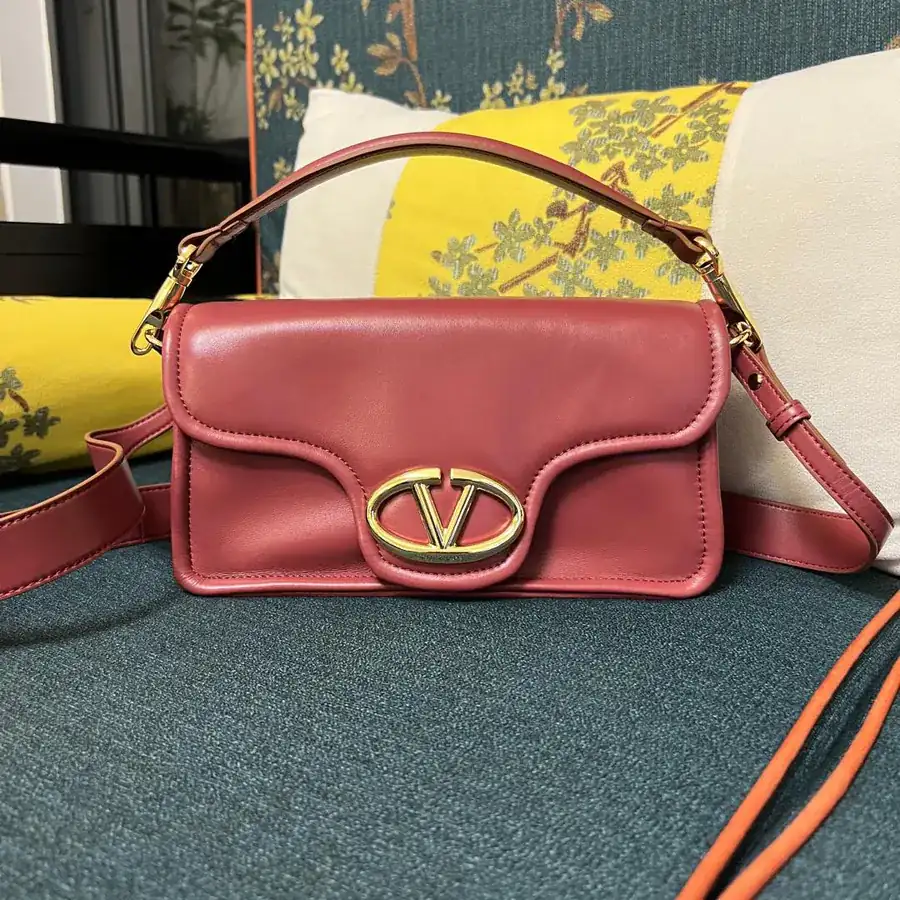 VLOGO 1960 Medium Leather Bag with Metal VLOGO Signature Elements