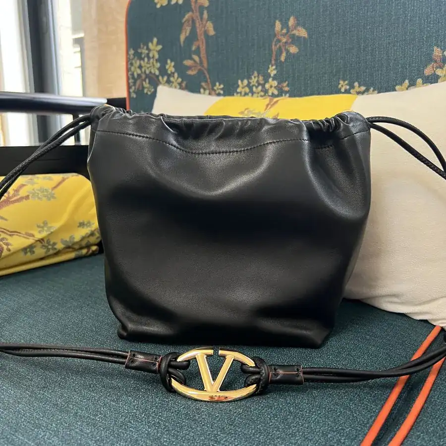 GARAVANI VLOGO POUF Bucket Bag