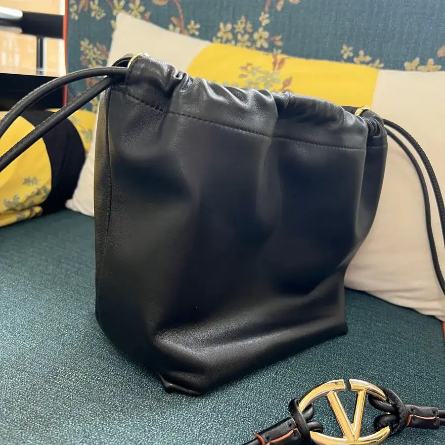GARAVANI VLOGO POUF Bucket Bag