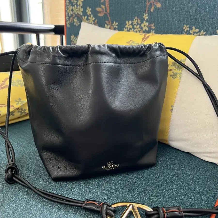 GARAVANI VLOGO POUF Bucket Bag