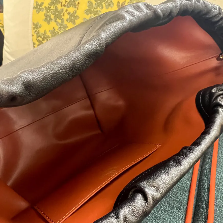 GARAVANI VLOGO POUF Bucket Bag
